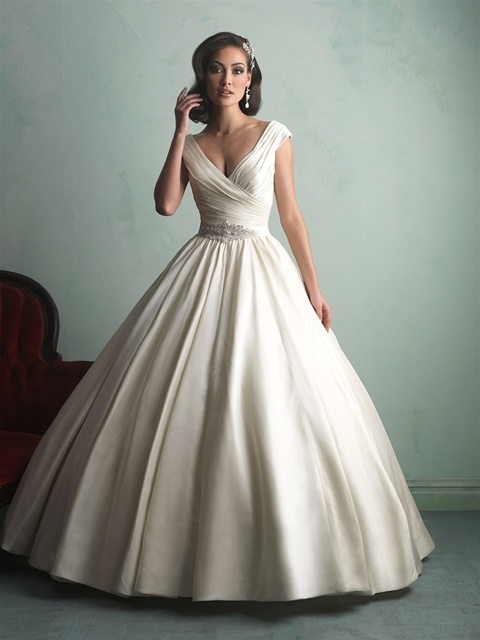 http://svadba-msk.ru/img/common/dress/480x0x0/allure_bridals/allure_2014/7_9155f.jpg_1.jpg