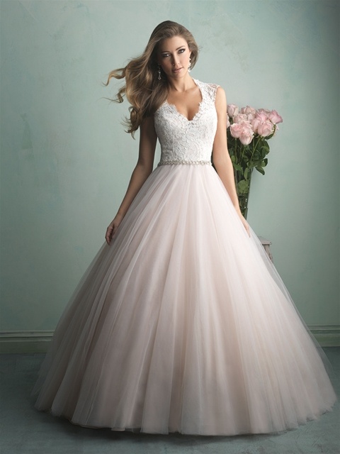 http://svadba-msk.ru/img/common/dress/480x0x0/allure_bridals/allure_2014/7_9162f.jpg_1.jpg