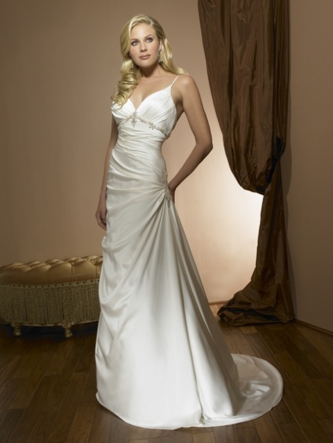 http://svadba-msk.ru/img/common/dress/480x0x0/allure_bridals/limited_2014/big_l304f.jpg_1.jpg