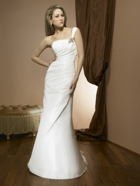 http://svadba-msk.ru/img/common/dress/480x0x0/allure_bridals/limited_2014/big_l307f.jpg_1.jpg