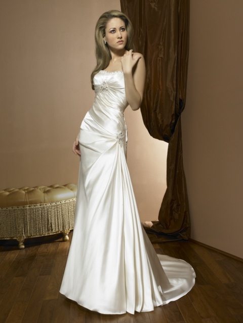 http://svadba-msk.ru/img/common/dress/480x0x0/allure_bridals/limited_2014/big_l308f.jpg_1.jpg