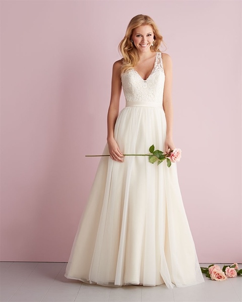 http://svadba-msk.ru/img/common/dress/480x0x0/allure_bridals/romance_2014/7_2716f.jpg_1.jpg