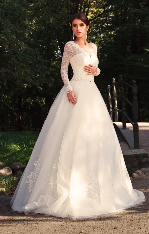 http://svadba-msk.ru/img/common/dress/480x0x0/jully_bride/diamonds_2015/eva.jpg_1.jpg