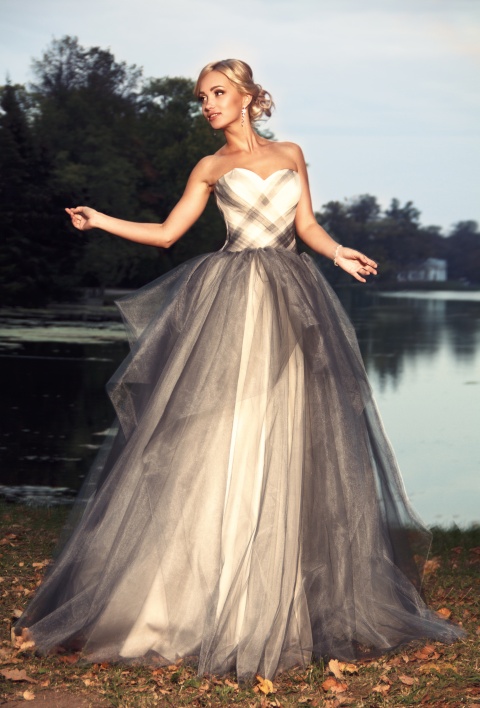 http://svadba-msk.ru/img/common/dress/480x0x0/jully_bride/diamonds_2015/kerri_2.jpg_1.jpg
