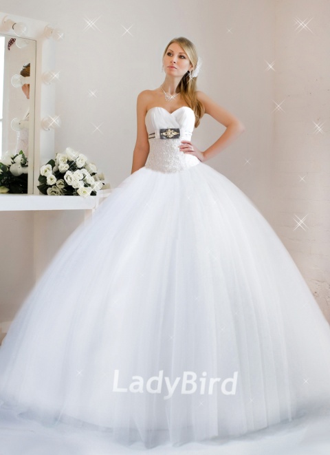 http://svadba-msk.ru/img/common/dress/480x0x0/ladybird/classic_2014/lbk009.jpg_1.jpg
