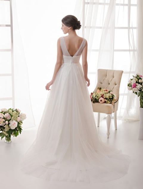 http://svadba-msk.ru/img/common/dress/480x0x0/nava_bride/luminosa_2015/cheryl_2.jpg