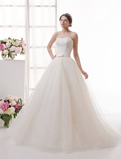 http://svadba-msk.ru/img/common/dress/480x0x0/nava_bride/luminosa_2015/ines.jpg_1.jpg