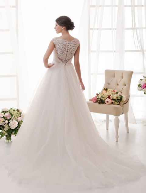http://svadba-msk.ru/img/common/dress/480x0x0/nava_bride/luminosa_2015/magnolia_2.jpg