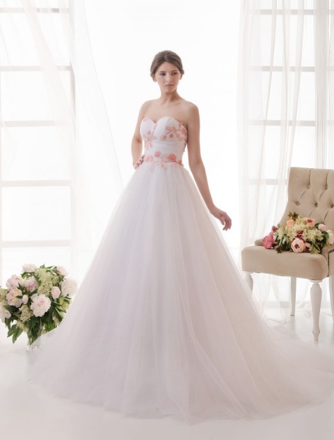 http://svadba-msk.ru/img/common/dress/480x0x0/nava_bride/luminosa_2015/nico.jpg_1.jpg