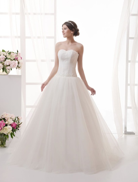 http://svadba-msk.ru/img/common/dress/480x0x0/nava_bride/luminosa_2015/tallisa.jpg_1.jpg