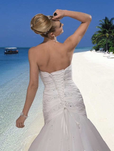 http://svadba-msk.ru/img/common/dress/480x0x0/tomy_mariage/prestige_2014/victorie_2.jpg