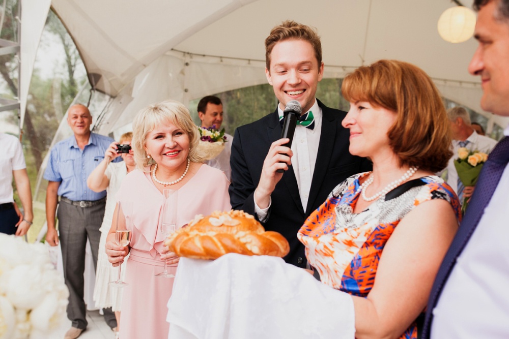 Каравай на свадьбу: оформление праздничного хлеба согласно традициям